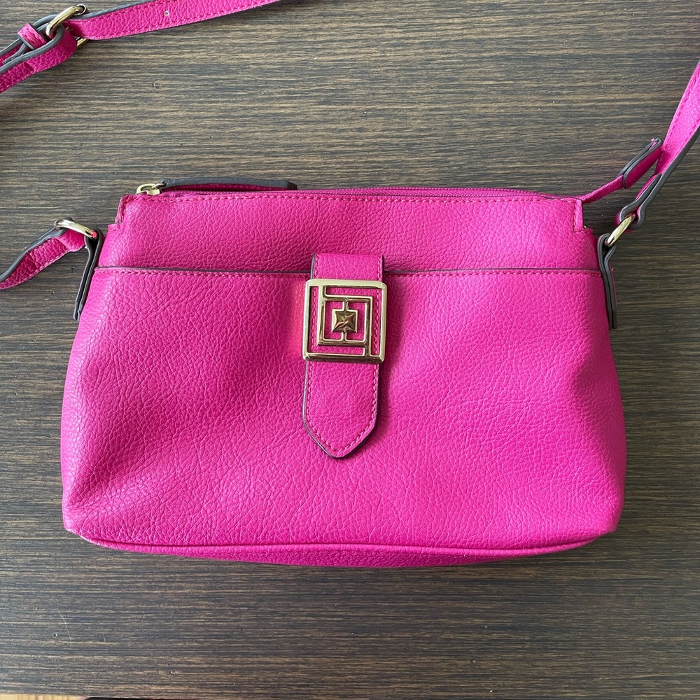 LIZ CLAIBORNE BARBIE PINK CROSSBODY Hot Pink Goldtone Hardware Vegan Leather - Picture 1 of 14